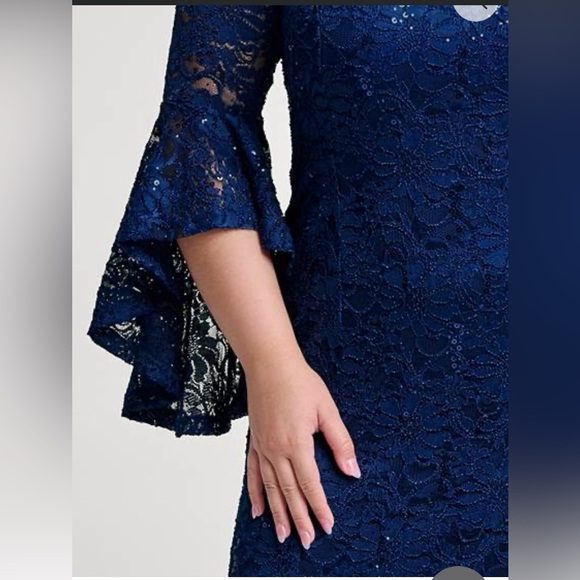 Dress - Picture 3 of 5